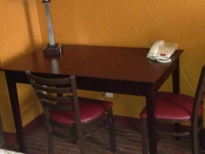 Days Inn By Wyndham Liberty/Ne Kansas City Εξωτερικό φωτογραφία
